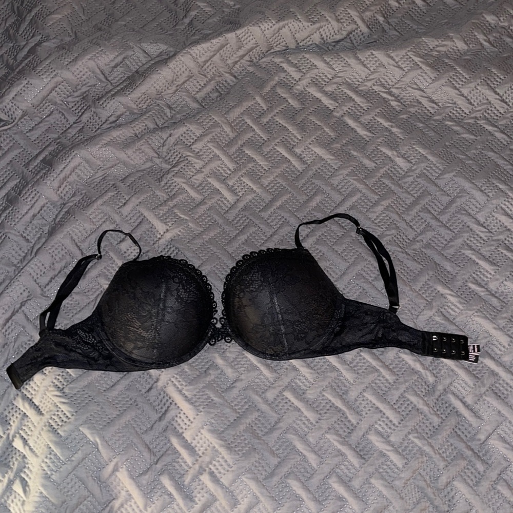 VICTORIA’S SECRET VERY SEXY Bombshell Rose Lace & Grommet Push-Up Bra — 32DDD
